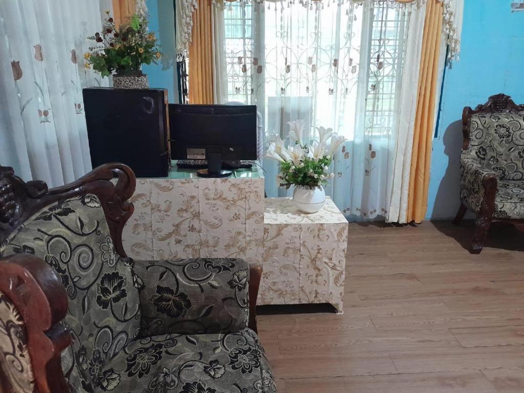 Oyo 91477 Fazira Home Stay Syariah Sibolga Exterior foto